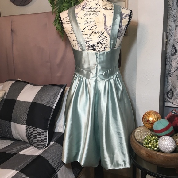 Jessica McClintock - Beautiful mint green jeweled breast formal mini dress - Picture 7 of 13
